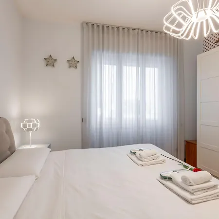 Bnbutler - Stromboli, 22 - Ampio, Luminoso Ed Elegante * Milán