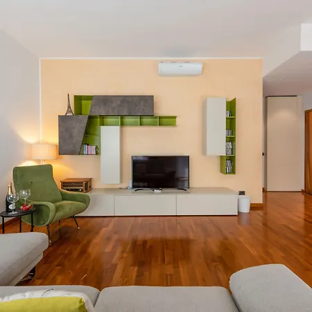 Bnbutler - Stromboli, 22 - Ampio, Luminoso Ed Elegante Apartmán Milán