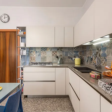 Bnbutler - Stromboli, 22 - Urban Retreat For 6 With Balcony