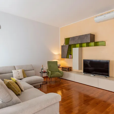 Bnbutler - Stromboli, 22 - Urban Retreat For 6 With Balcony Milan