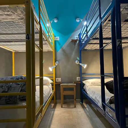Lion & Youth Hostel