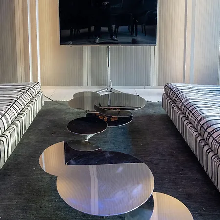 The King Of 3* Milánó