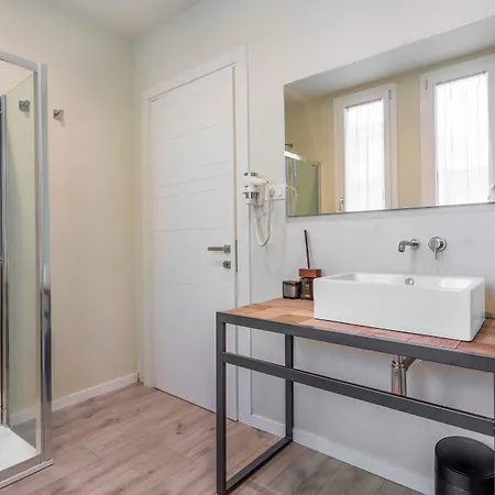 Meneghina Foresteria Lombarda 3* מילאנו