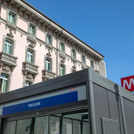 Daplace - Corso Monforte 4* Milan