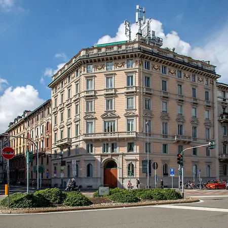 Daplace - Corso Monforte Gasthuis 3*