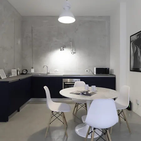 Italianway - Piazza Niccolo Tommaseo 2a *