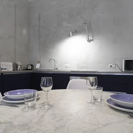 Italianway - Piazza Niccolo Tommaseo 2a * Milano