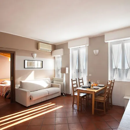 Skyline In Citta Studi A 1 Minuto Dal Metro Con Terrazzo Wi-fi E Netflix Milano