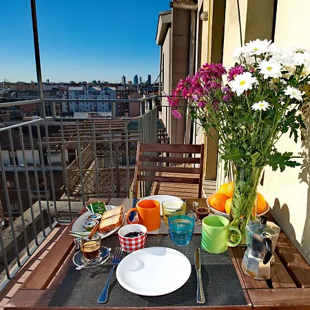 Skyline In Studi A 1 Minuto Dal Metrò Con Terrazzo Wi-fi E Netflix Appartamento Milano