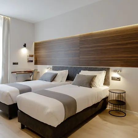 Hotel Ah - Duomo Essence Milan