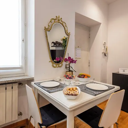 Bnbutler - Marghera - Luminoso Bilocale In Edificio Stile Vecchia 밀라노