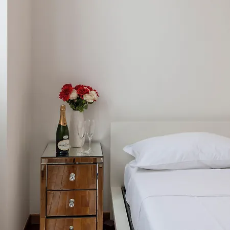 Bnbutler - Marghera - Luminoso Bilocale In Edificio Stile Vecchia Lejlighed *