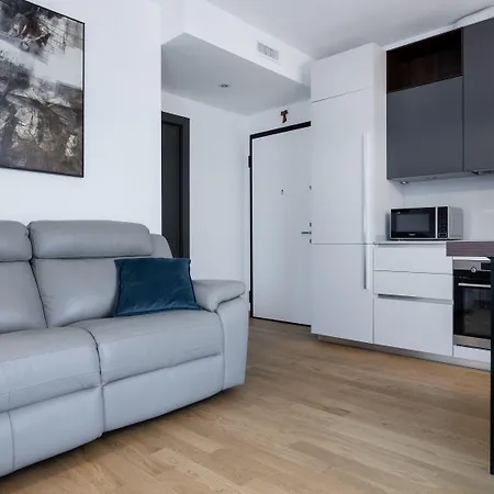 Italianway - Albani 20 Daire *