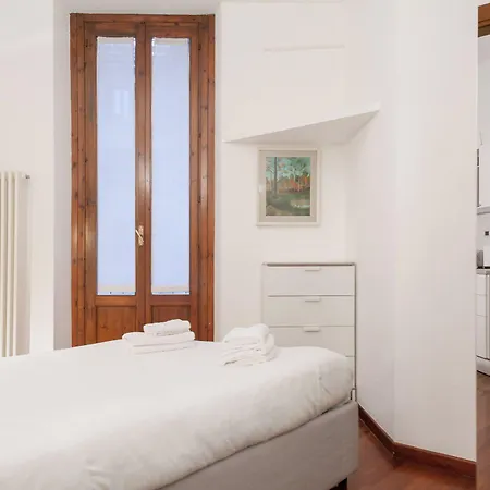 Bnbutler - Eustachi, 47 - Per Vivere Milanese Apartment