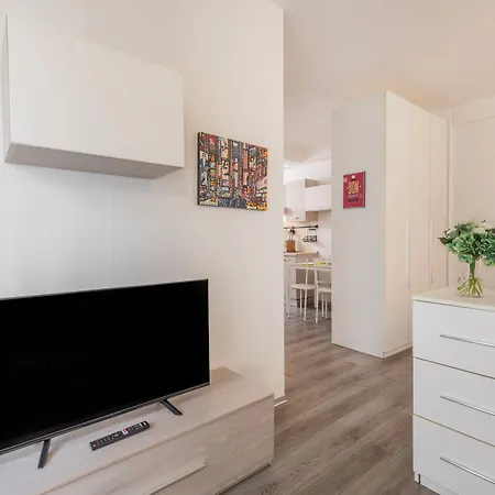 Bnbutler - Archimede 53 - Bright Apartament Mediolan