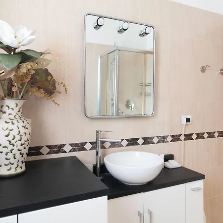 Italianway Comfort - Tolstoi 1 Апартаменты *