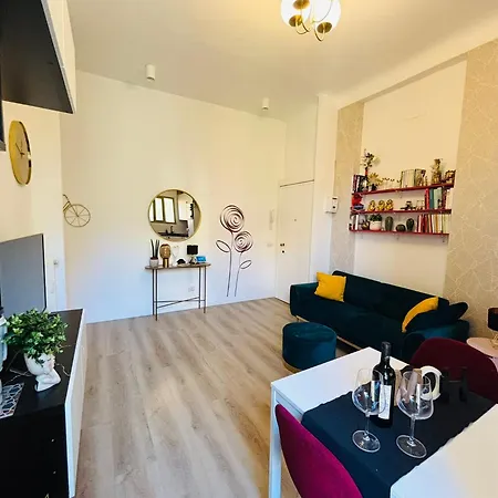 Charming In Isola Near The Metro! *