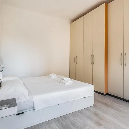 Navigli Via Pavia 4 Pax -wifi Apartment