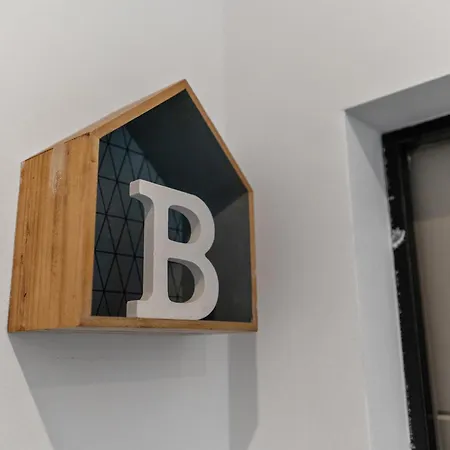 Baroni B - Free Private Parking And A-c Milano