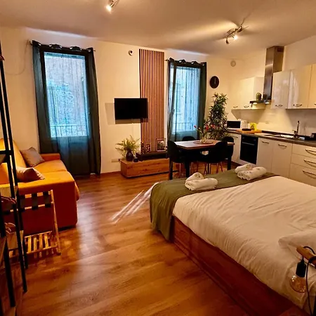 - Navigli, Duomo, * ミラノ