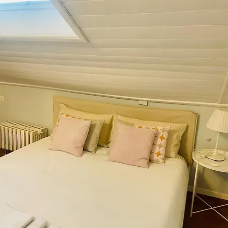 Evy Eden House - City Center Apartments Attic Terrace E Studio Apartment Mailand