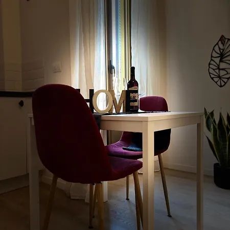 Charming In Isola Near The Metro! Milan