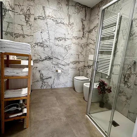 Charming 2 Bed With Private Baths In Center * 밀라노