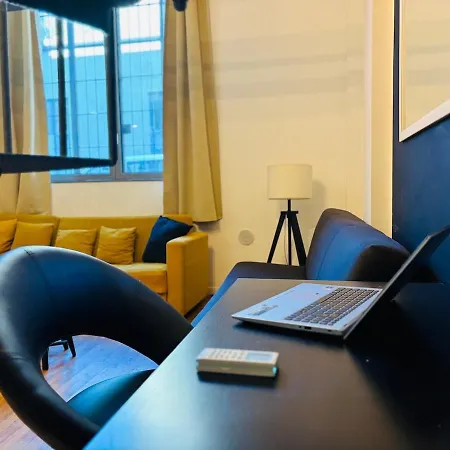 Apartment Parcheggio & Metro M2 - Duomo E Navigli - Wifi & Ac Milan