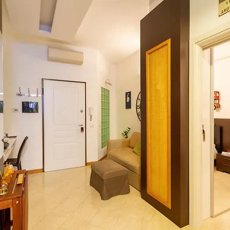 Modern And Cozy In Darsena Area 밀라노