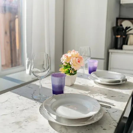 Baroni B - Free Private Parking And A-c *