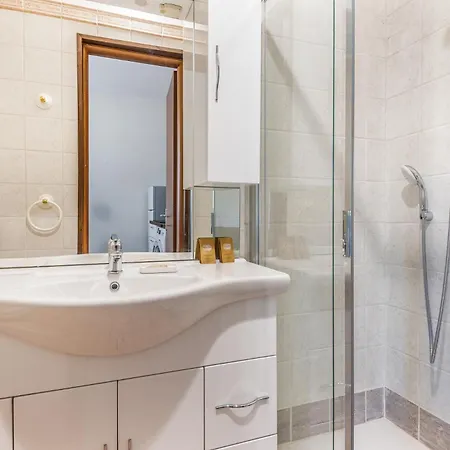 Navigli Via Pavia 4 Pax -wifi Apartment *