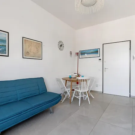 Baroni D - Free Private Parking And A-c Apartment *