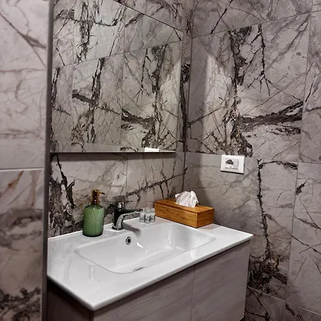 Apartmán Charming 2 Bed With Private Baths In Center