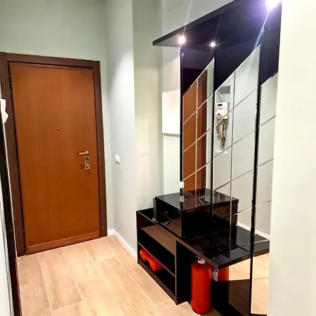 M4 Center - Design Washington - Self Check In - Wifi - Balcony - Ac - Milanoflats Διαμέρισμα *