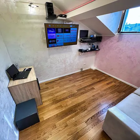 Attic Domotic Speed Summer Vibe - Heart Of Brera, 10 Mins Straight Walk To Duomo And Easy Malpensa Access - Taxi No Need 公寓