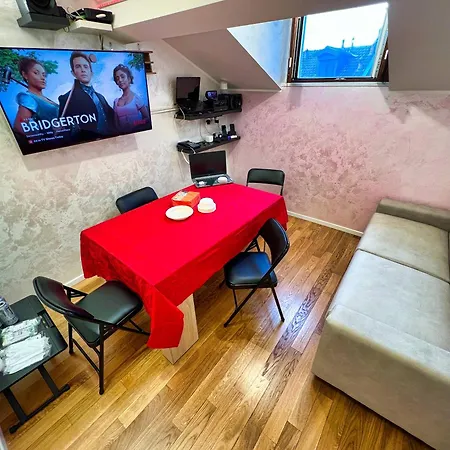 Taxi No-need - Metro, Train Station To Malpensa, Nightlife And Restaurants