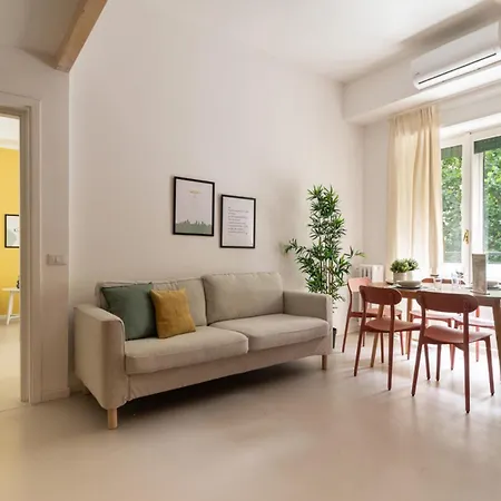 Modern Flats Near Center דירה *