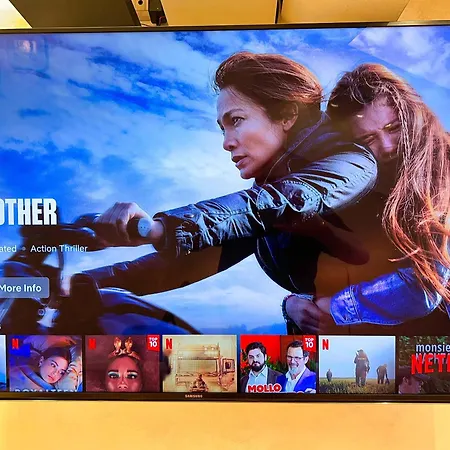 Taxi No-need - Metro, Train Station To Malpensa, Nightlife And Restaurants Milan