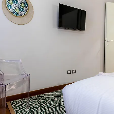 Joivy Elegant 1 Bedroom In Front Of The Sforzesco Castle Appartement Milaan
