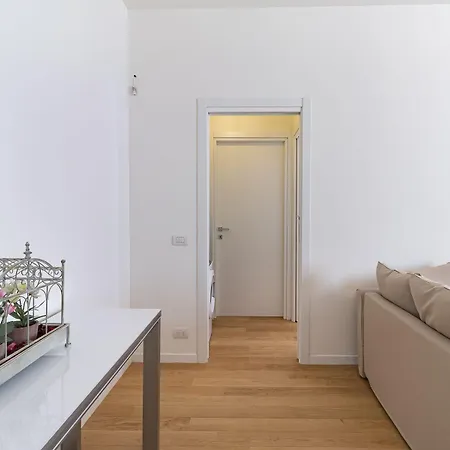 Joivy Cosy 1-bed Near