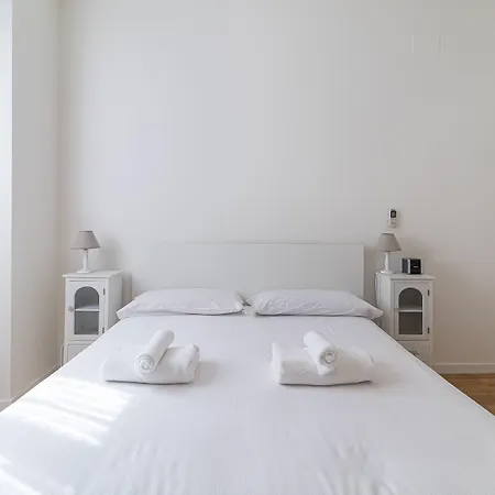 Joivy Cosy 1-bed Near