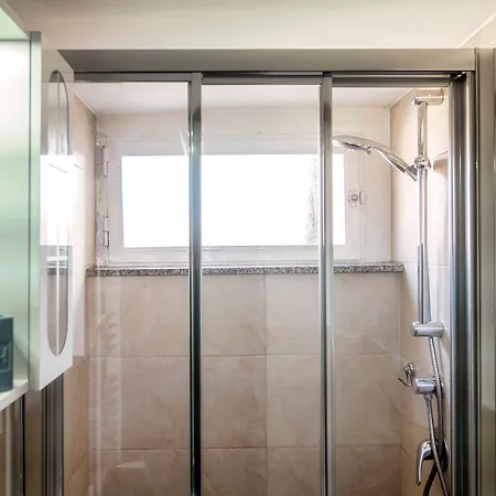 דירה Joivy Stylish Flat, 5-minute Metro Trip To Centre