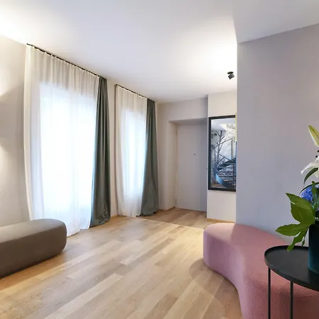 Prestige Boutique - Piazza Duomo View 4* Milán