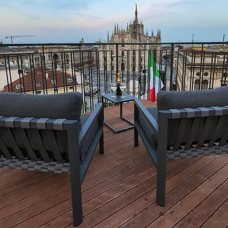 Prestige Boutique - Piazza Duomo View