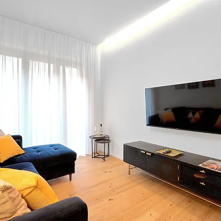 Luxury Suite-hosted By Sweetstay Milaan