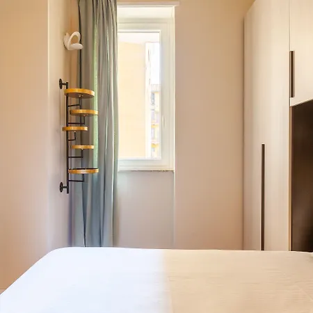 Easyhomes - Vincenzo Monti *