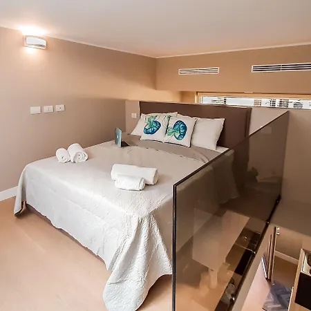 Joivy Sophisticated 2 Bedroom Loft For 4 *