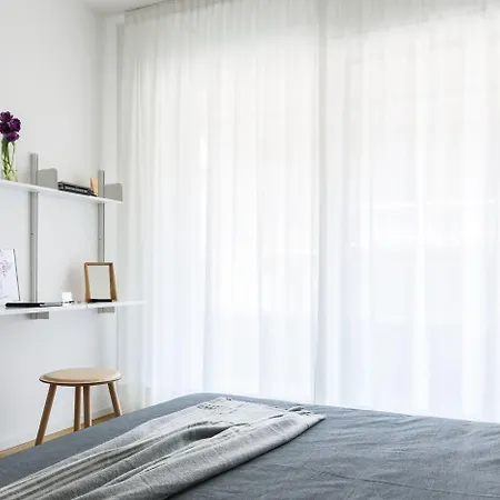 Joivy Stylish 1-bedroom Flat ميلان