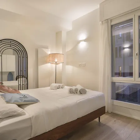 Repubblica I-hosted By Sweetstay Lägenhet