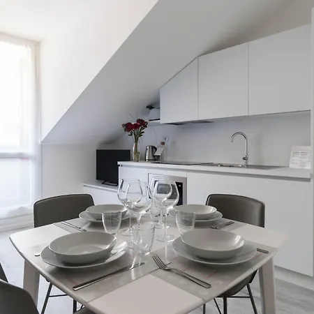 Italianway Easy - Commenda 35 Milánó